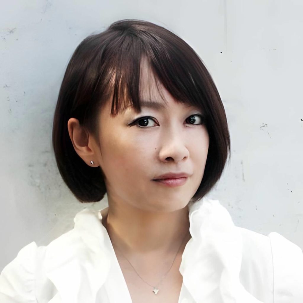 Maki Otsuki bị ngắt điện, đuổi khỏi sân khấu ở Thượng Hải