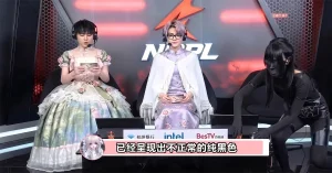 Nữ MC Zha Zha của tựa game Naraka Bladepoint hóa trang đen xì từ đầu đến chân để phản pháo netizen.