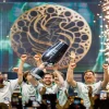 Siêu sao NiKo khóc nức nở ôm chiếc cúp vô địch IEM Cologne Major 2026